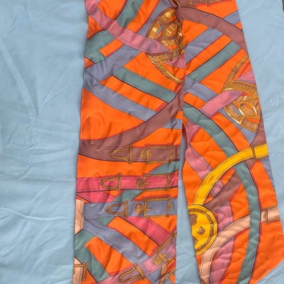 COPY - Hermes Silk Twilly Twill Scarf. - Picture 6 of 10